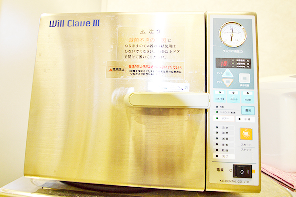 オートクレーブ(医療用具の滅菌機)